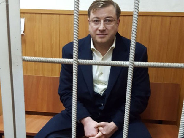 СУЂЕЊЕ “ВЕЛИКИМ ИМЕНИМА” У РУСИЈИ: Генерали крали на Путиновој резиденцији
